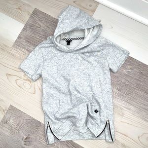 Art Class. Sweater Hooded Tee.